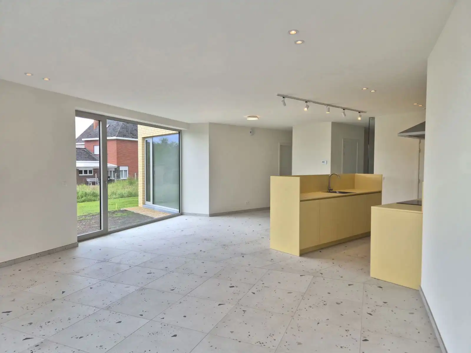 Gelijkvloers nieuwbouwappartement met 2 slaapkamers en tuin foto 5