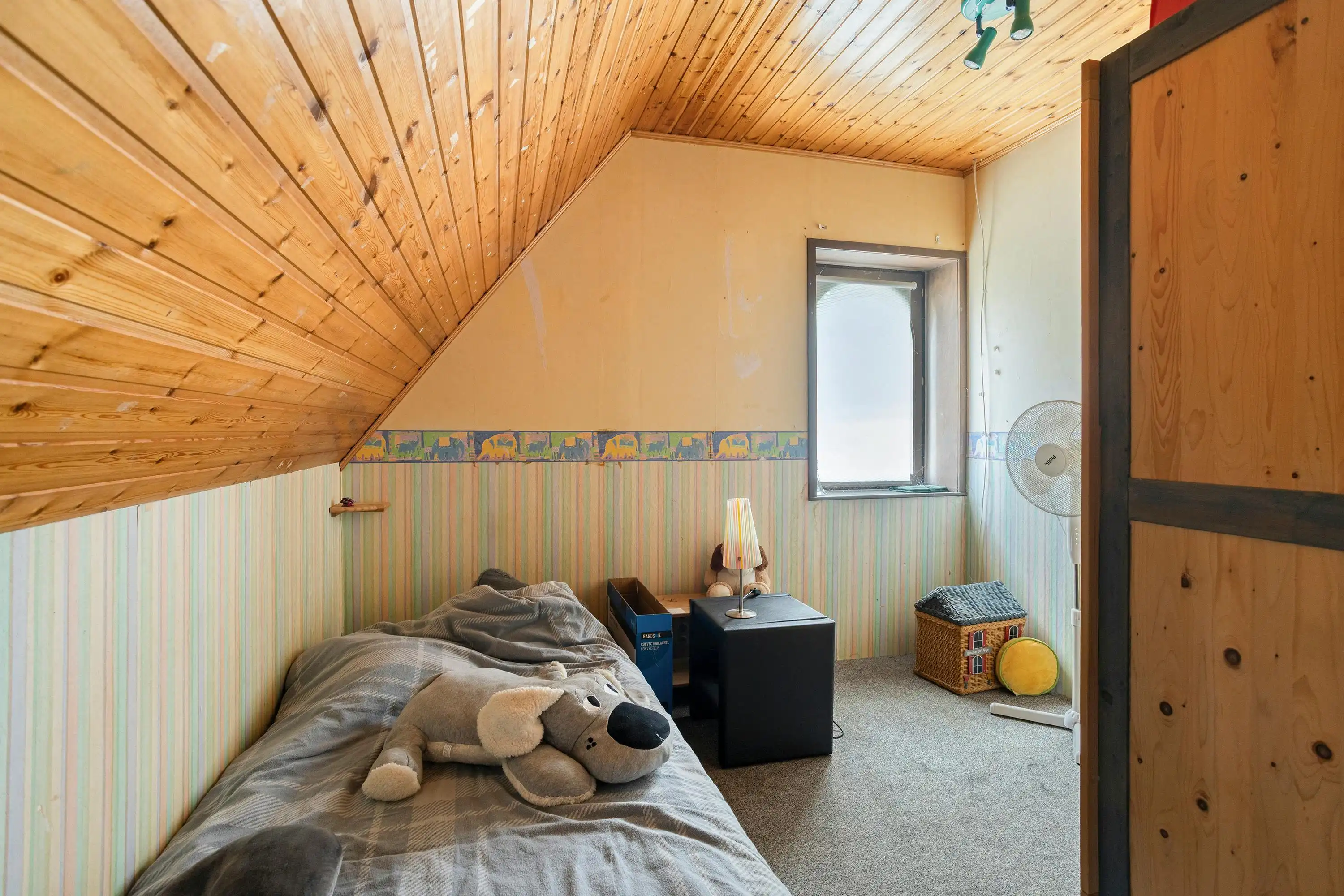 Instapklare woning (4 slpk) (+ magazijn) op 2.497 m² foto 12
