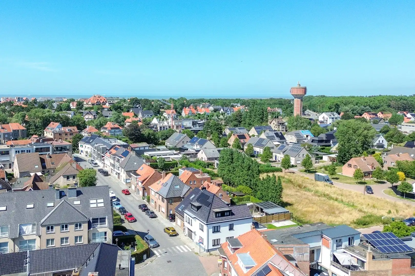 Lichtrijk éénslaapkamerappartement nabij centrum en bos in De Haan foto 2