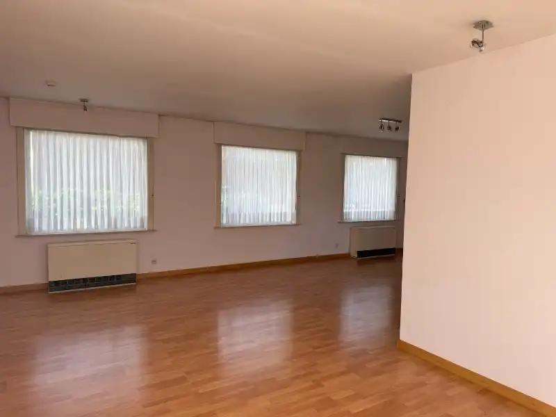 Ruime villa op een landelijke perceel met een oppervlakte van 940m² ! foto 6