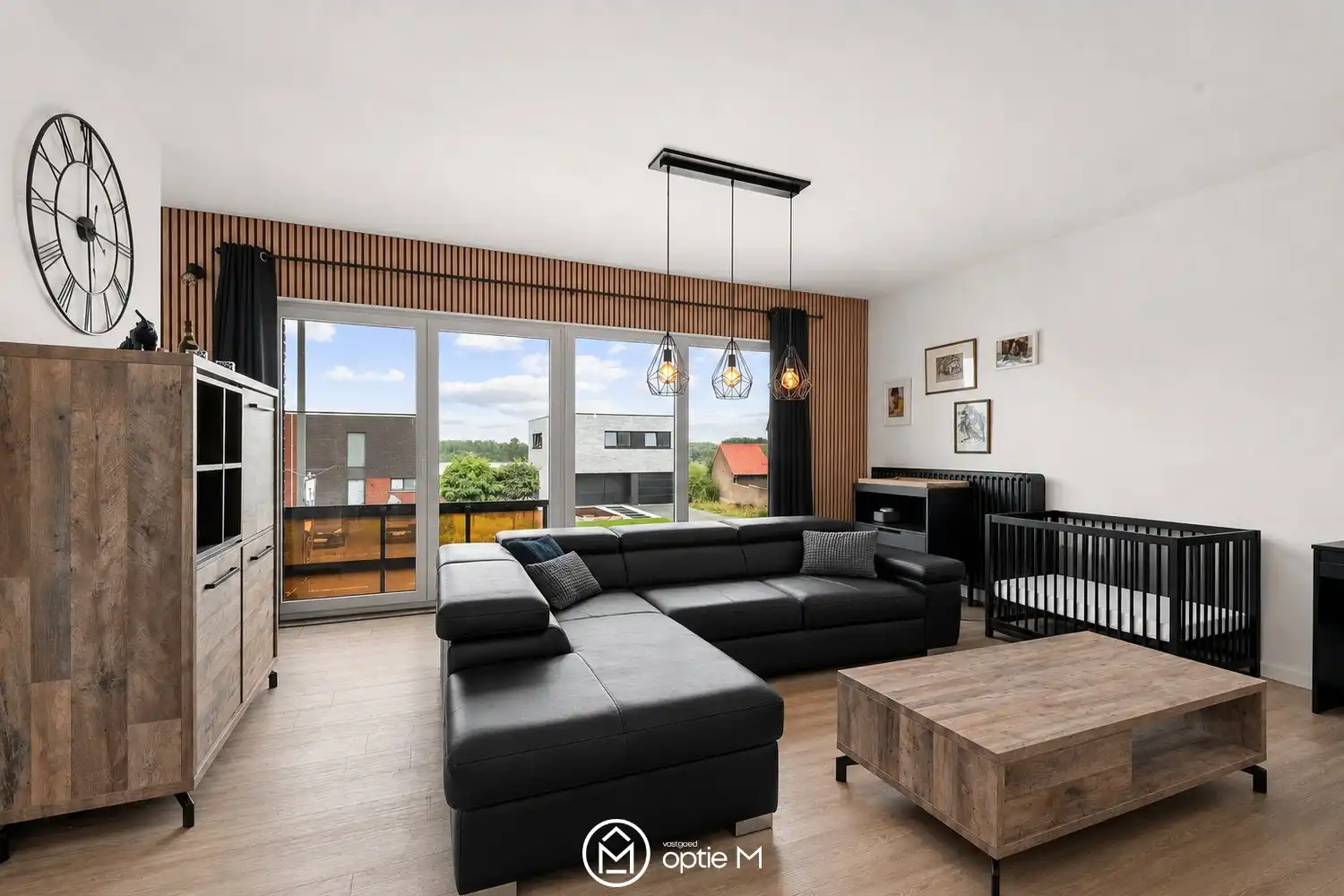 VERRASSEND RUIME HALFOPEN WONING MET 361 M², 5 SLAAPKAMERS EN TAL VAN MOGELIJKHEDEN foto 4