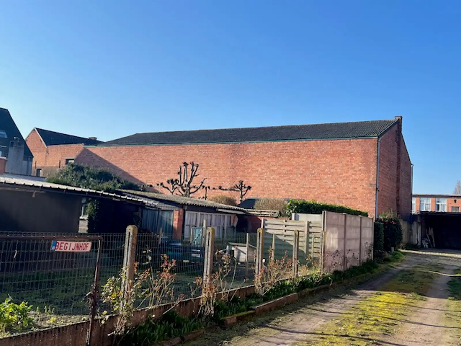 Projectgebouw (vroegere cinema met appartement en woning) foto 10