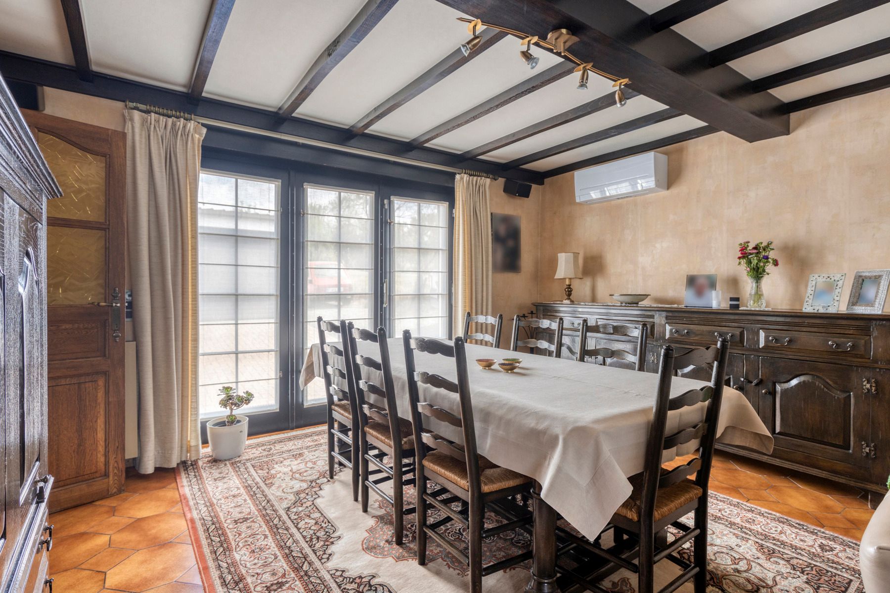 Woning omgeven door weilanden met 5 slaapkamers foto 13