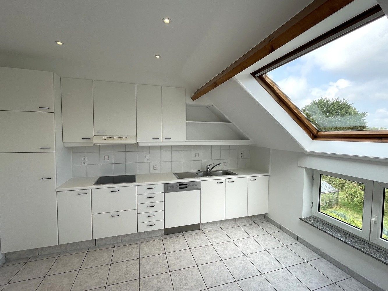 Ruim en lichtrijk duplex appartement met grote inpandige garage in Rotselaar foto 2