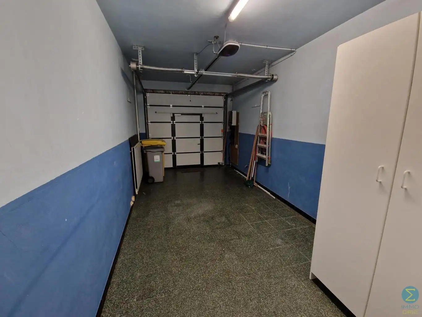 Woning met 3 slaapkamers en inpandige garage op 328m² foto 11