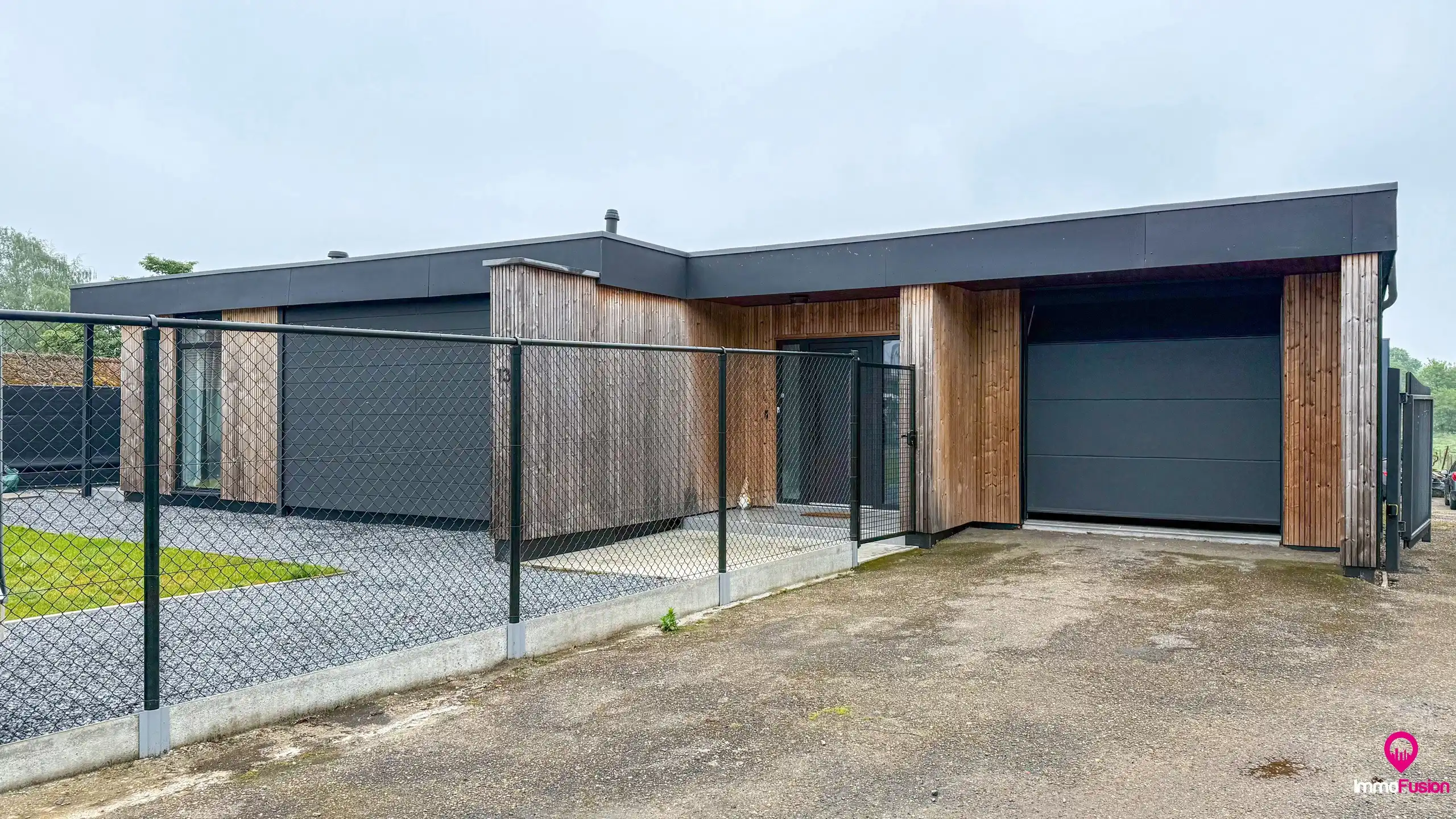 Gerenoveerde woning met 3 slaapkamers en ruime tuin! foto 37