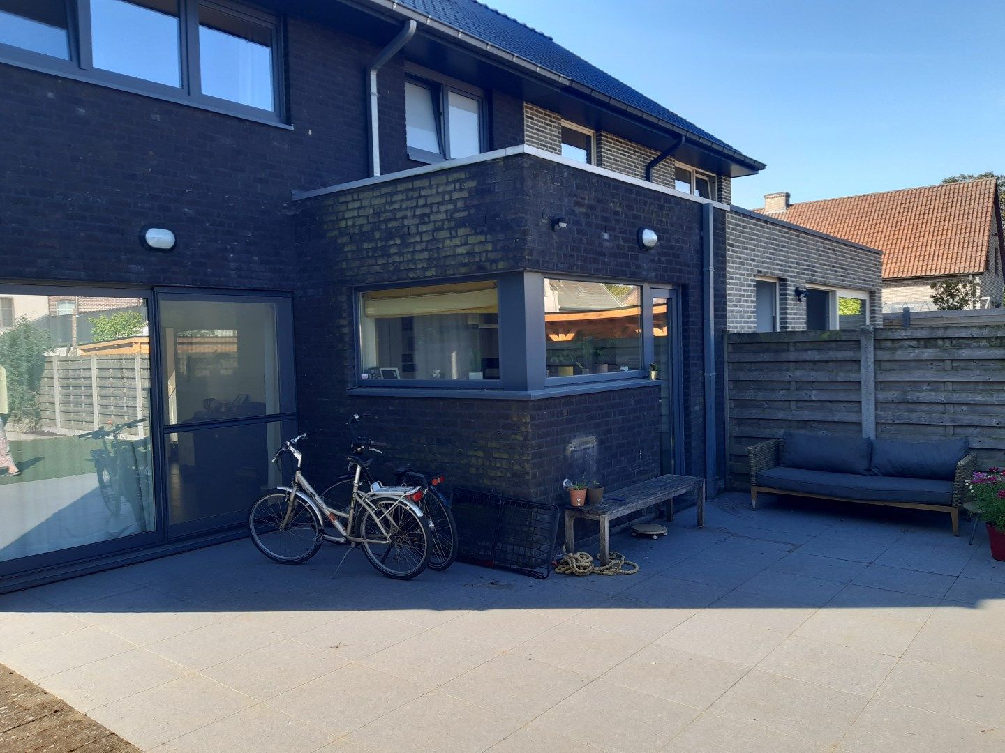 Rustig wonen (half open met garage). foto 21