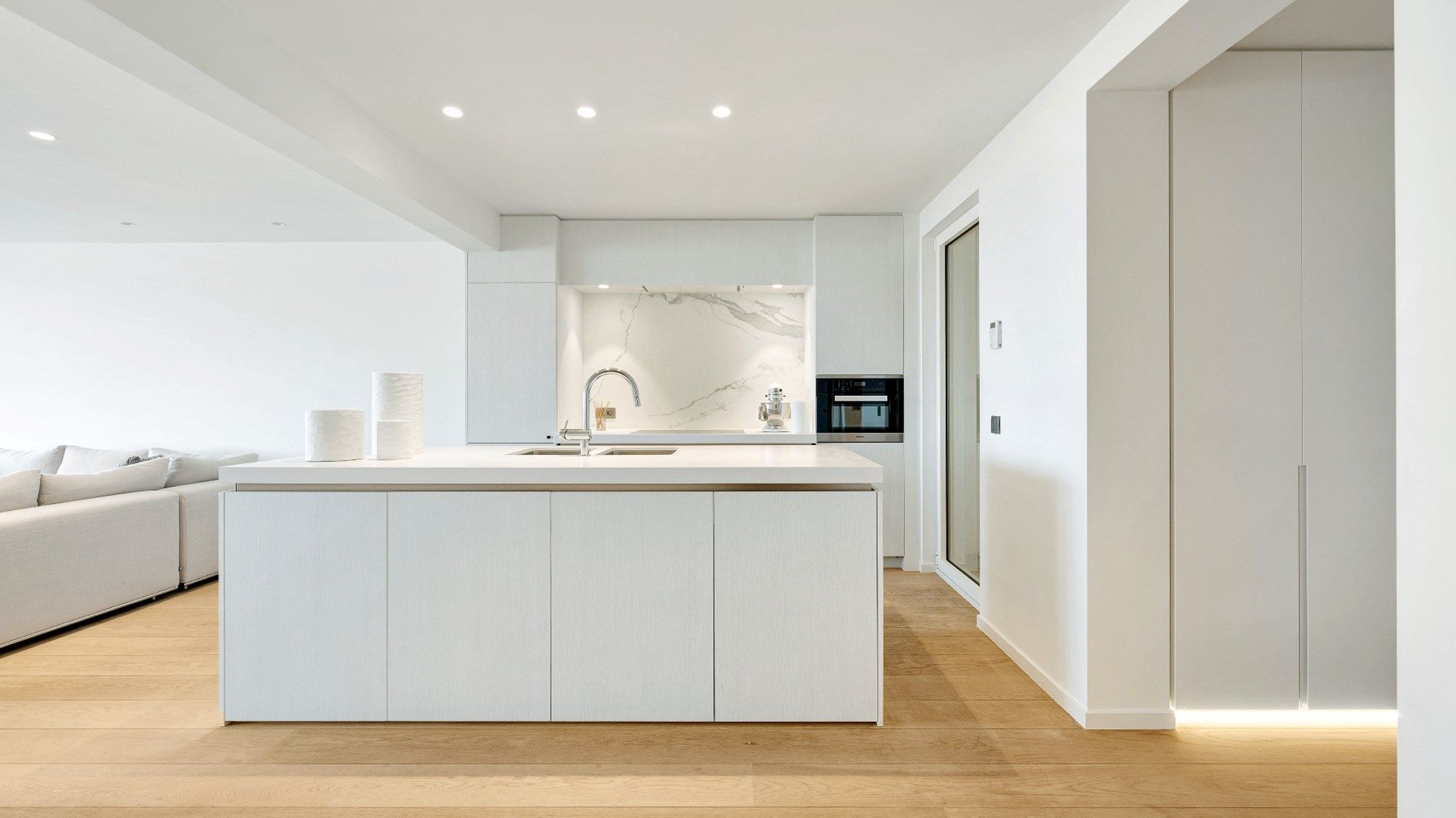 Prachtig gerenoveerd appartement met breed frontaal zeezicht, vlakbij het Albertplein foto 9
