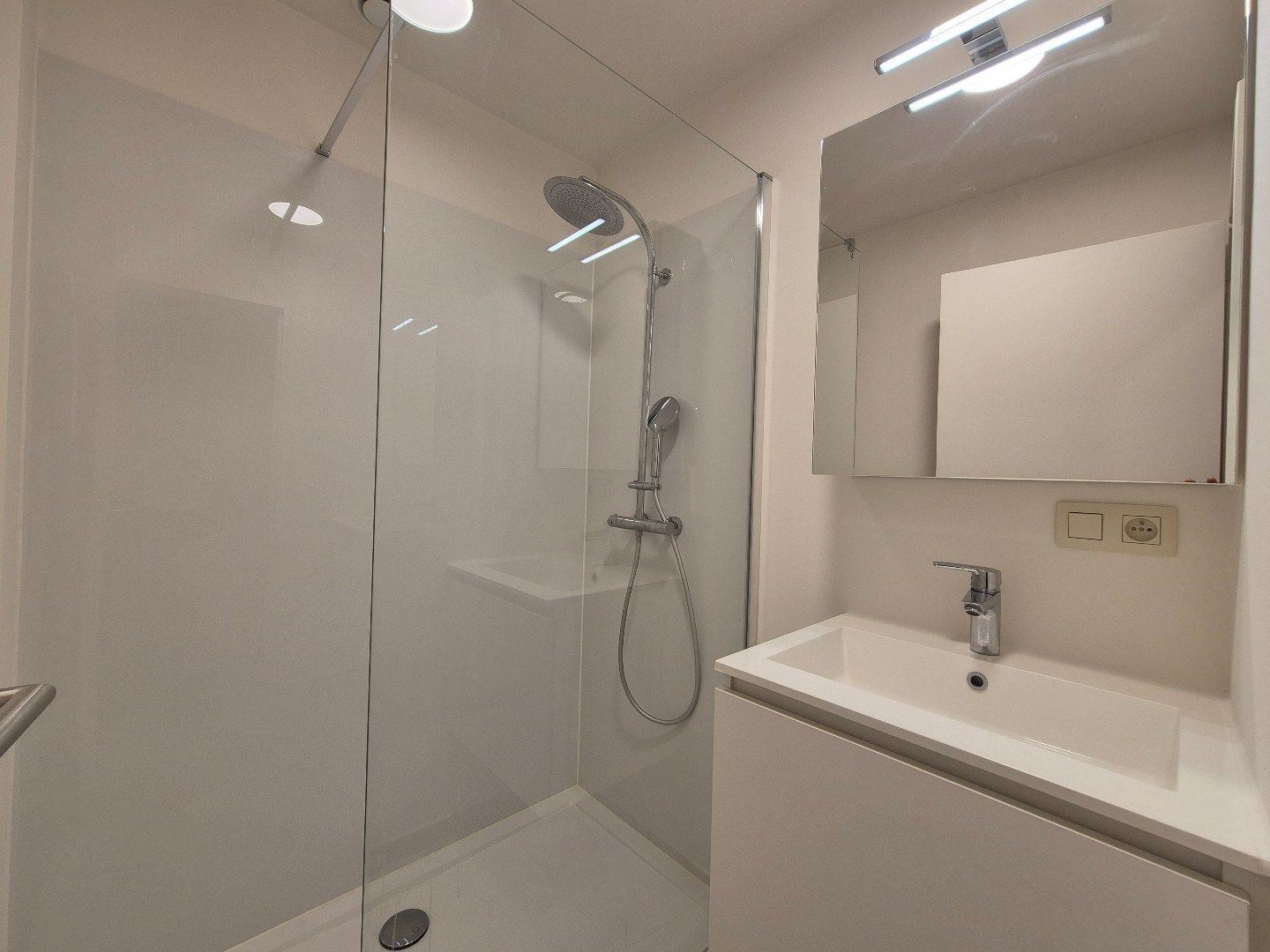 Appartement op de 1ste verdieping – Topligging vlak bij het centrum foto 7