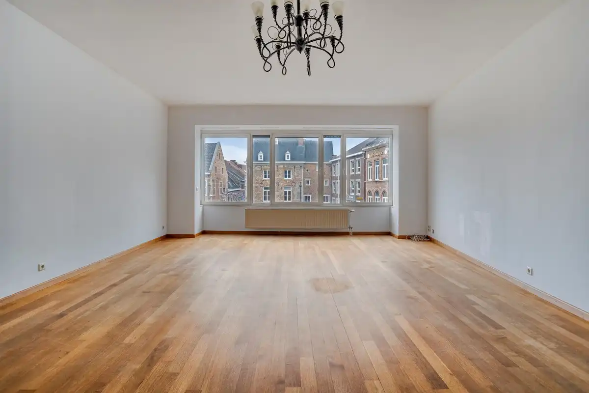 UITZONDERLIJK HANDELSHUIS MET GERENOVEERD DUPLEXAPPARTEMENT OP TOPLOCATIE IN CENTRUM TONGEREN. foto 16