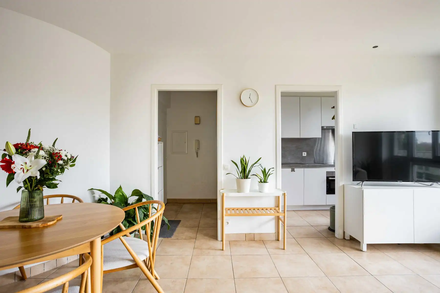 Instapklaar appartement met terras en prachtig uitzicht! foto 13