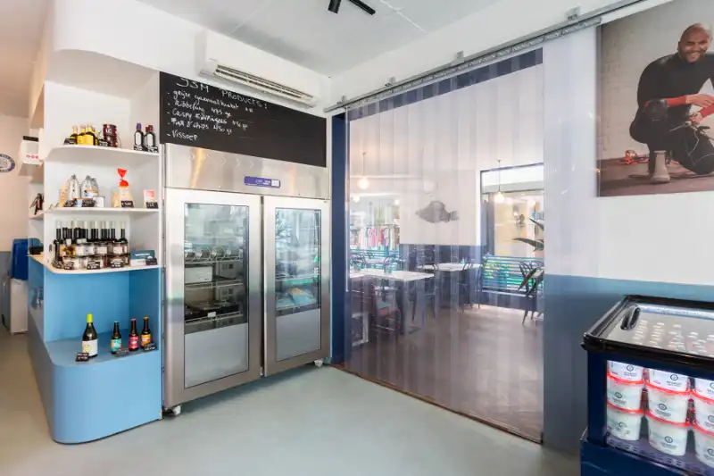 Prachtig handelspand met veel RUIMTE EN ETALAGE, gratis parking! TOPlocatie Patio Donk! foto 7