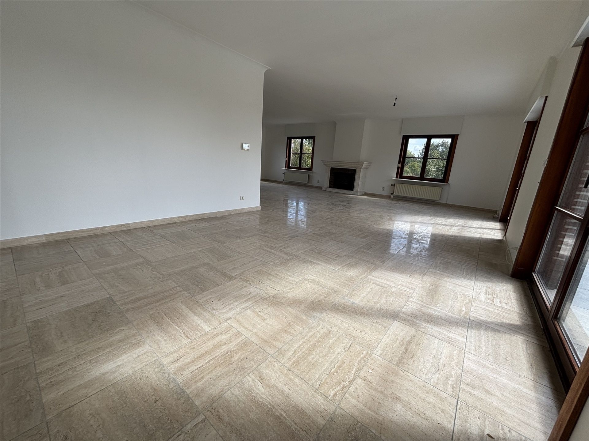 Ruime woning met grote tuin in een rustige straat foto 9