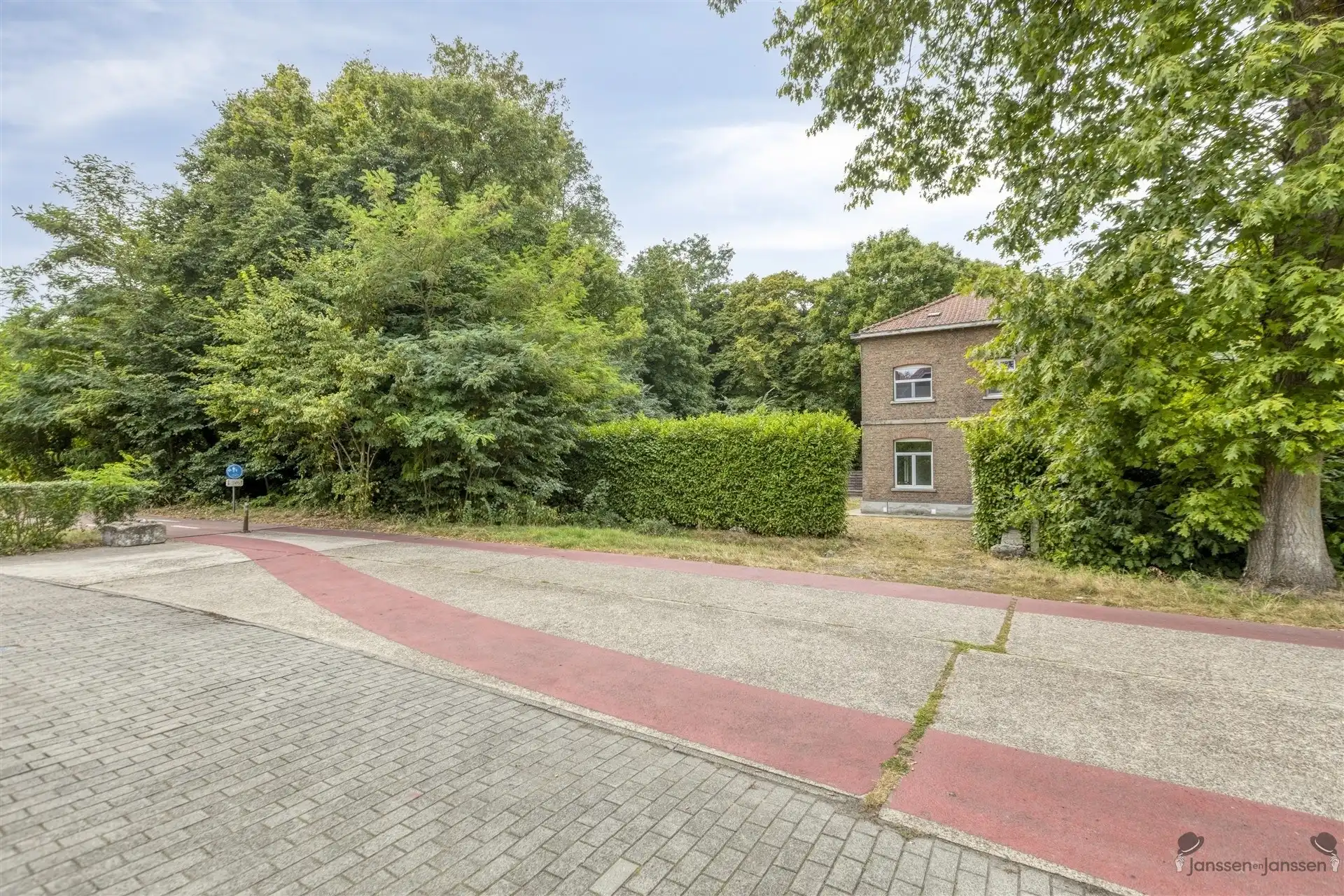 Karaktervolle halfopen bebouwing met potentieel en unieke ligging te Leopoldsburg foto 19