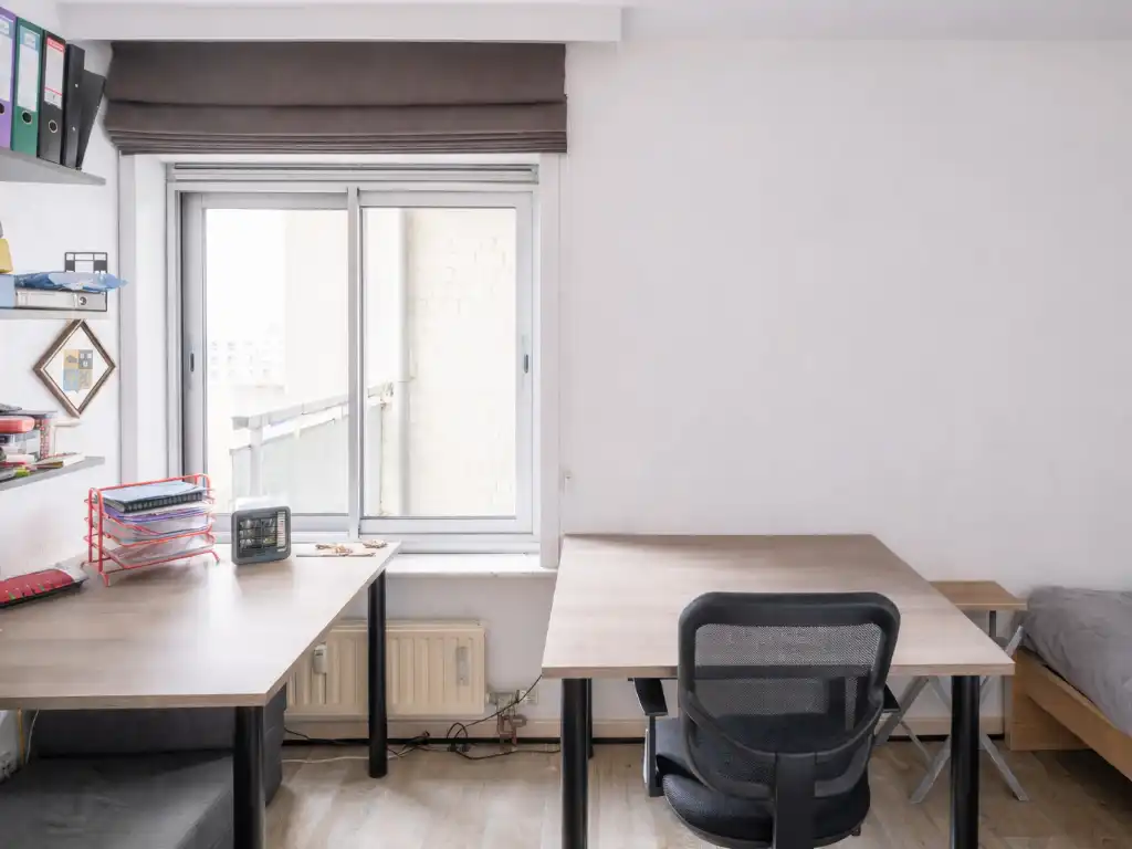 Ruim appartement met 2 slaapkamers en een zonnig terras, gelegen vlakbij het centrum van Gent. foto 17