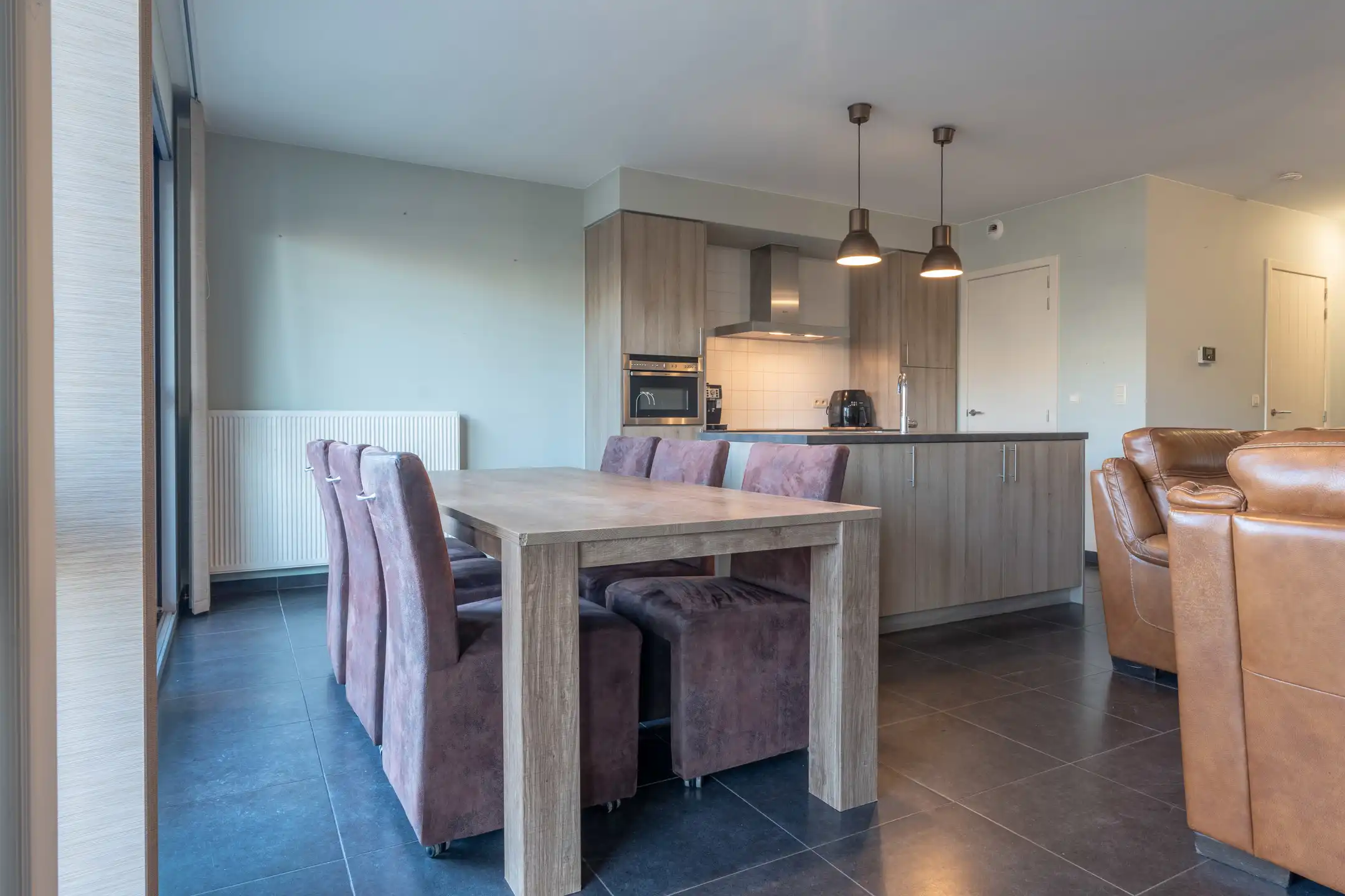 Instapklaar 2-slaapkamer appartement met terras en garagebox foto 8