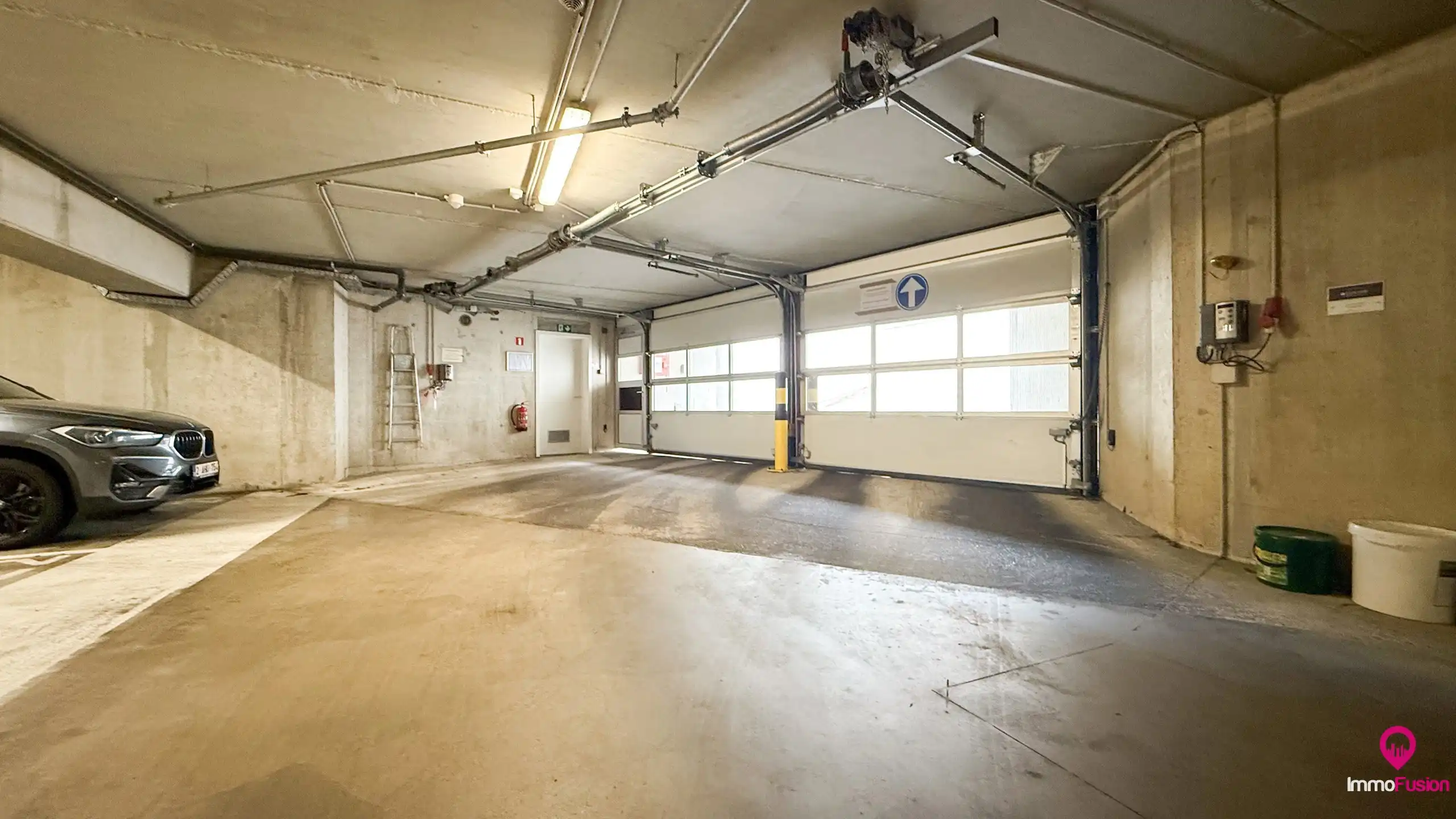 Modern appartement , bemeubeld met vrij uitzicht en parkeerplaats! foto 35