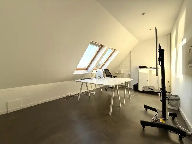 Instapklare kantoorruimte van 278 m² op commerciële topligging – Erpe-Mere foto 11