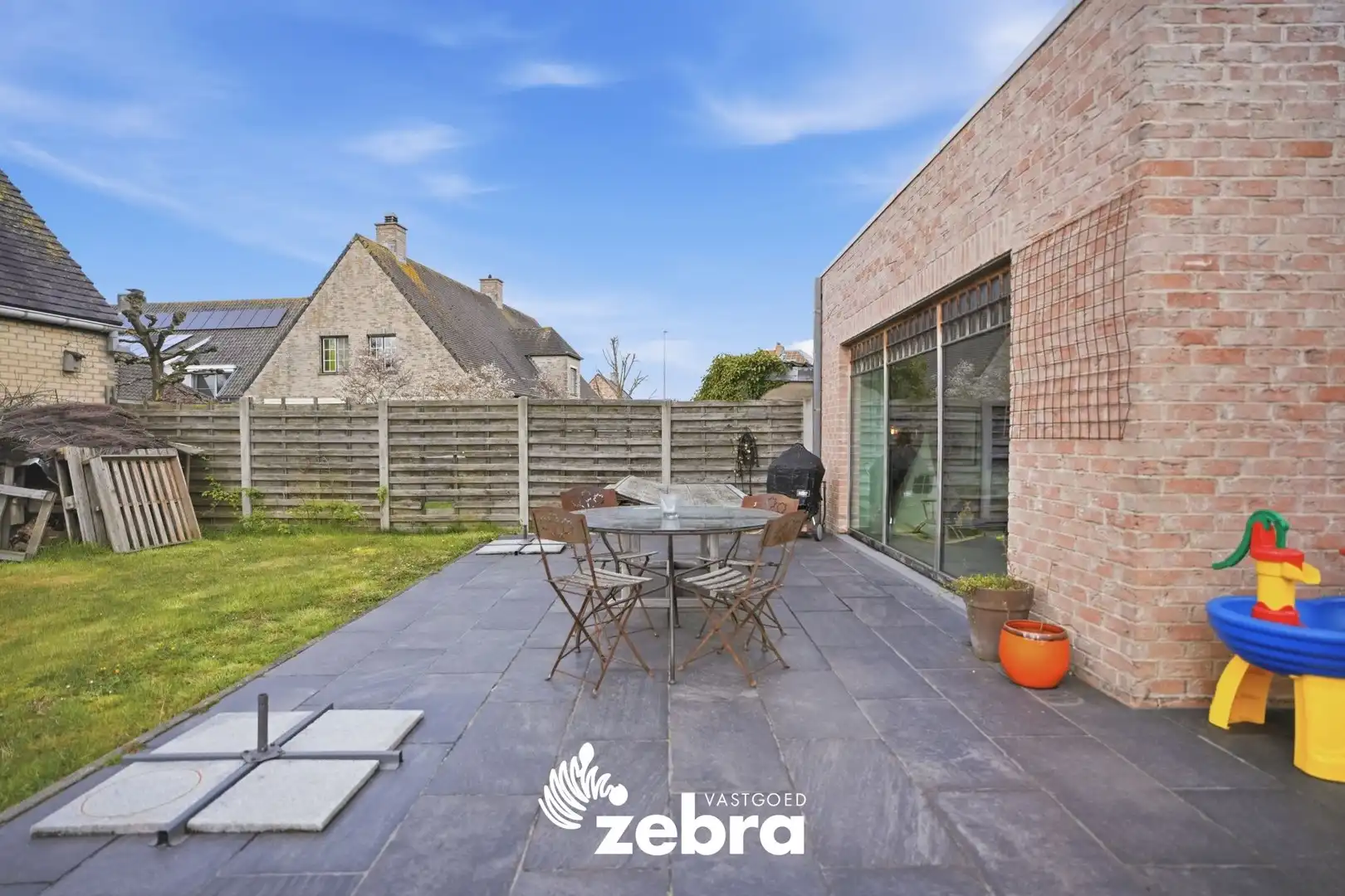 Instapklare, ruime gezinswoning met 4 slaapkamers, tuin en hoogwaardige afwerking in het hart van Alveringem! foto 40