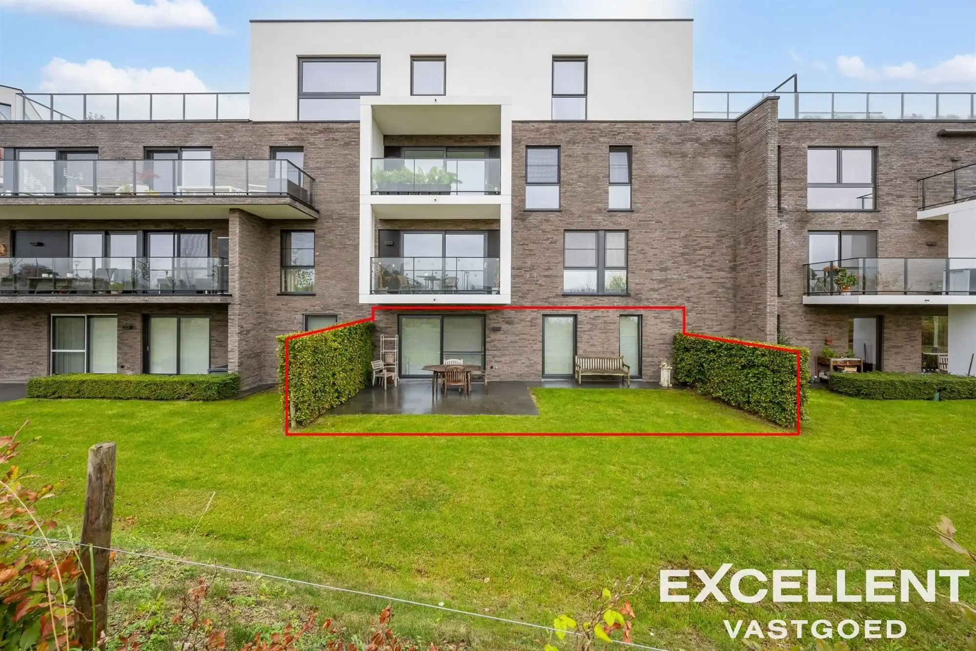 Gelijkvloers appartement in stadstuin Ronse te koop foto {{pictureIndex}}