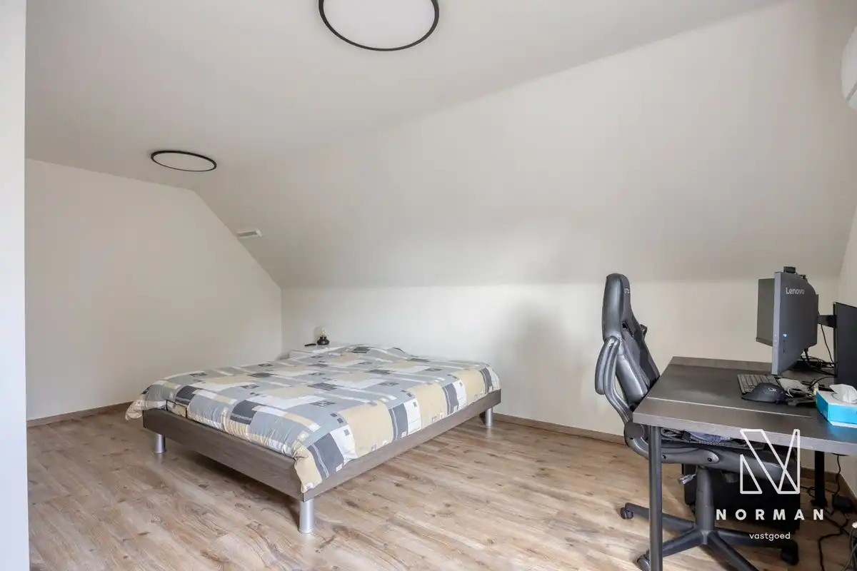 Meer dan instapklare woning (BJ 2013), met tuin, inpandige garage, 3 slks,.. in de Koolakker te Kuurne. foto 13