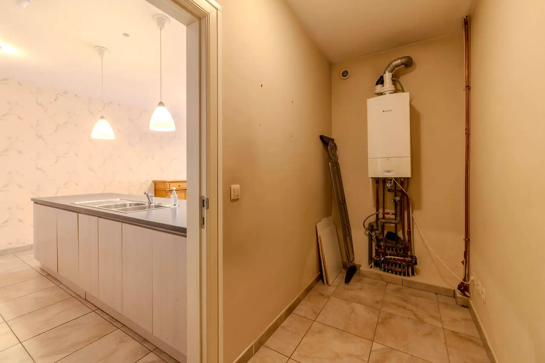 GLV app (132m²) met 2slpk, terras, garagebox en kelder foto 10