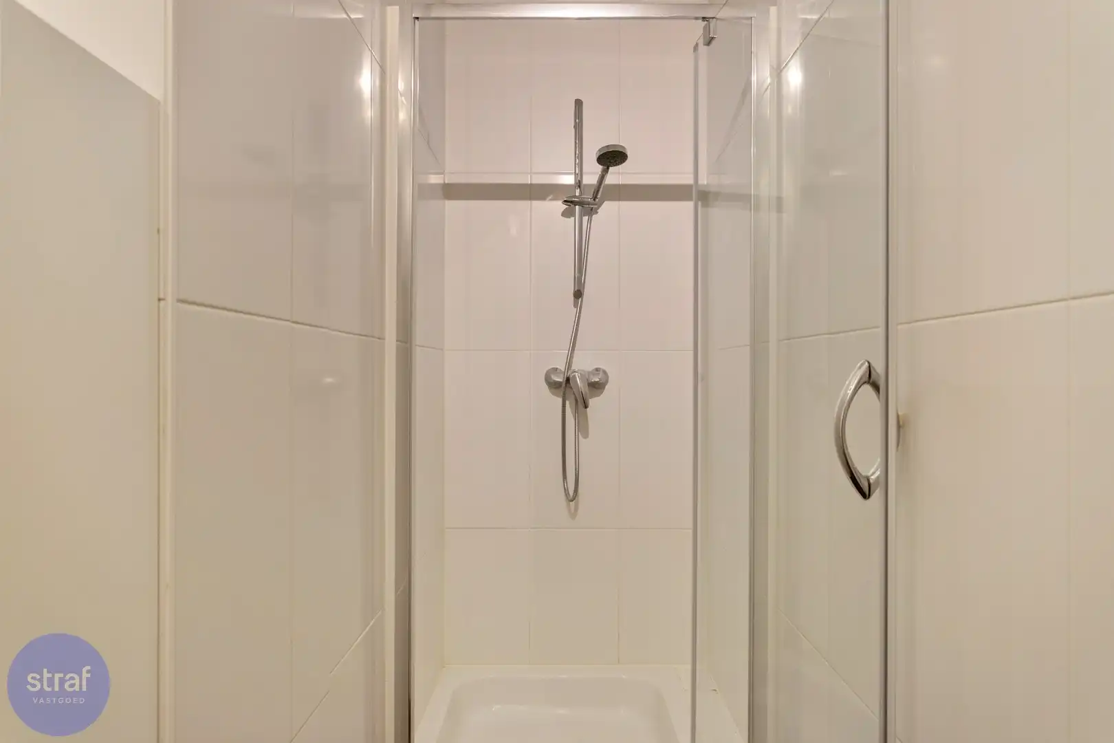 TE HUUR gemeubeld appartement in centrum Antwerpen met garage foto 9