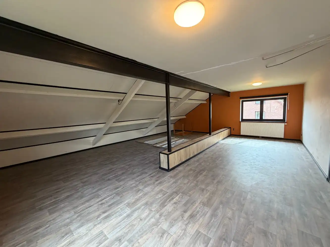 Ruime en lichtrijke vrijstaande woning foto 12