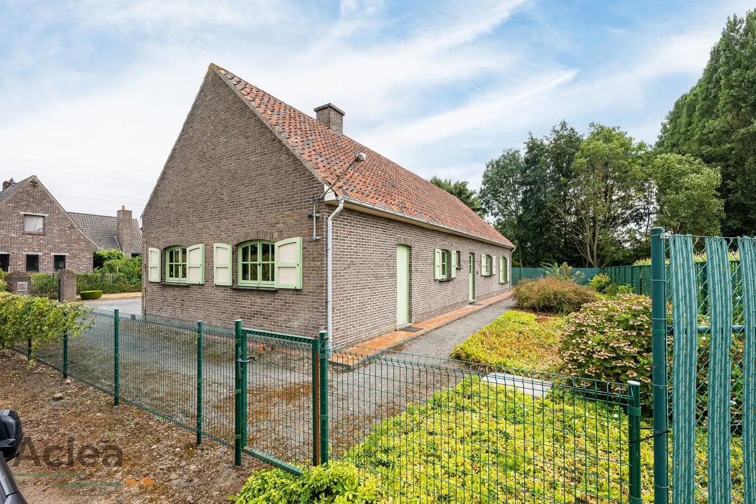 Te renoveren open bebouwing met landelijke ligging foto 35