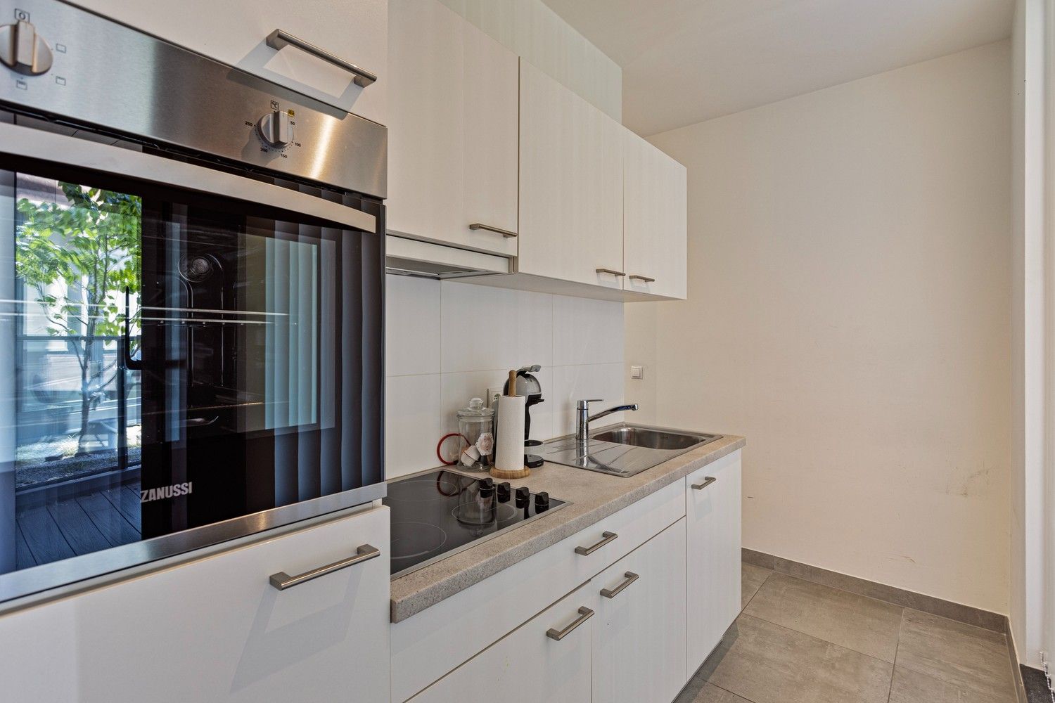 Modern appartement met ruim terras in centrum Sint-Truiden foto 4