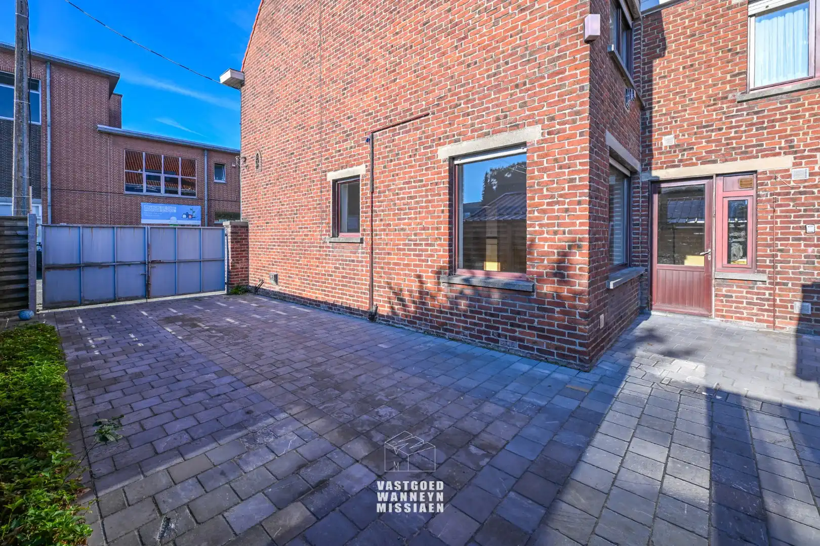 Halfopen bebouwing met 5 slaapkamers op 581m² met 2 garages en een uitweg foto 24