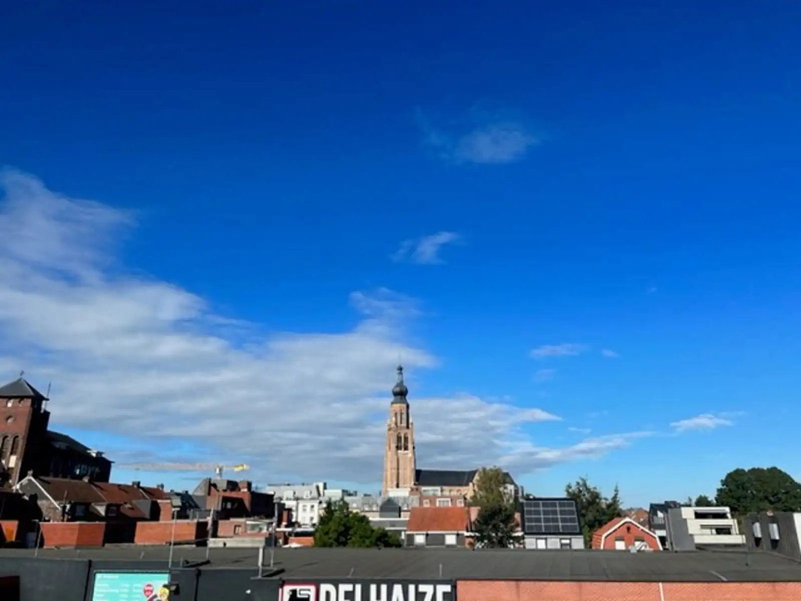 Gerenoveerd appartement met 2 slaapkamers en garagebox! foto {{pictureIndex}}