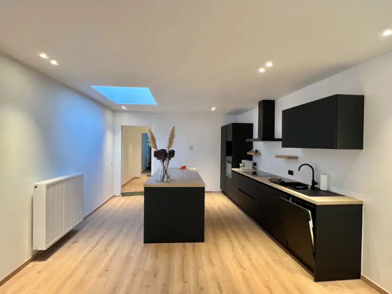 Instapklare, volledig gerenoveerde woning met 3 slaapkamers en tuin met groen zicht – EPC A foto 9