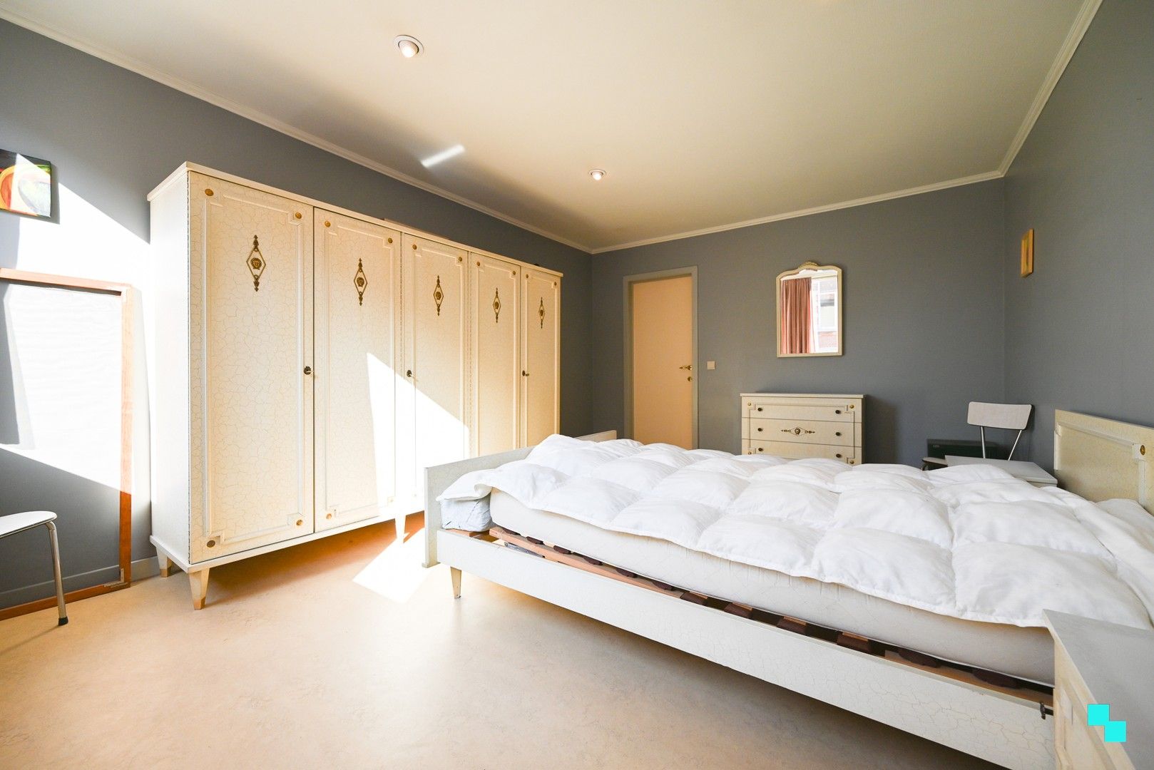 Neoclassicistisch getinte burgerwoning in hartje Izegem foto 22