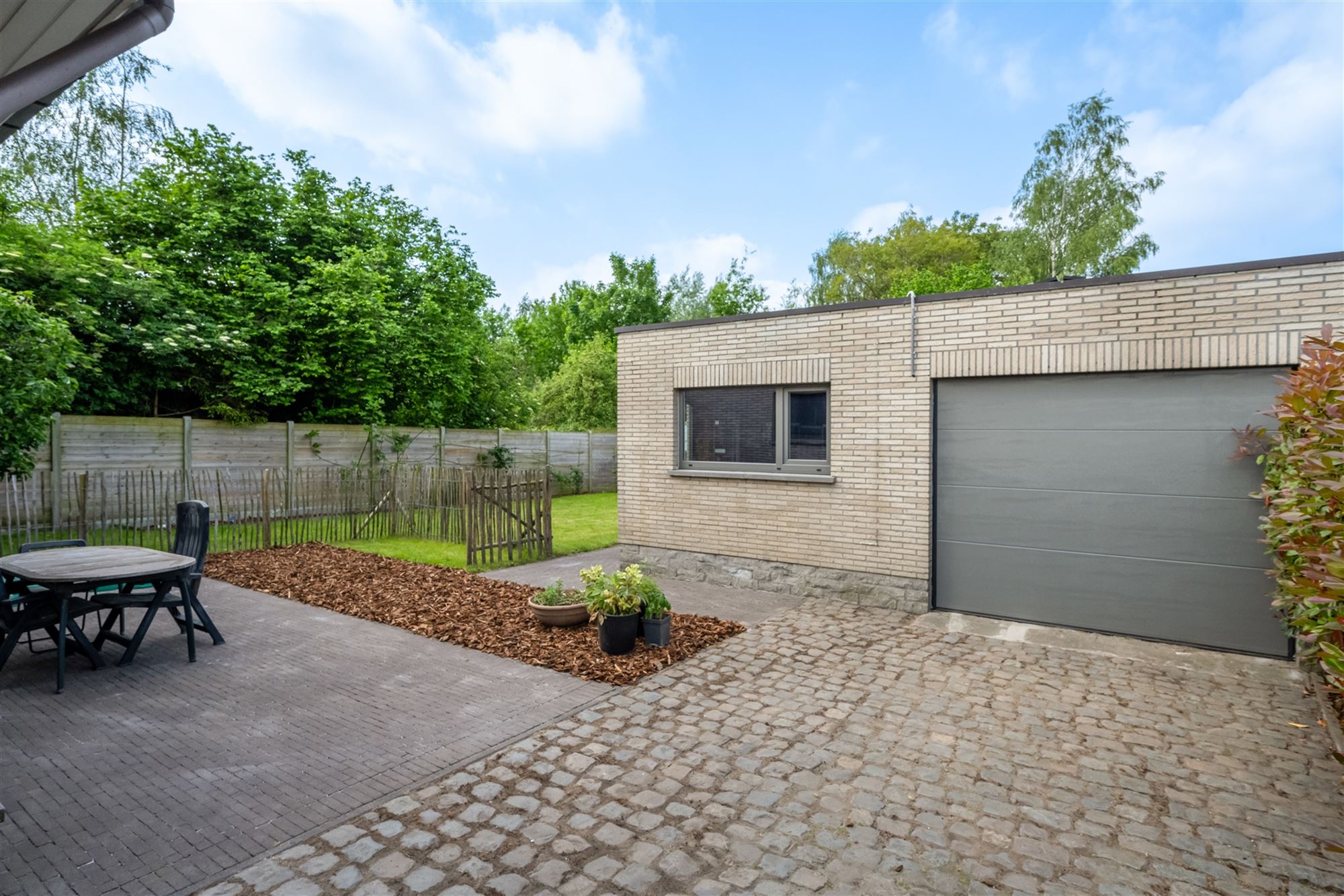 Mooie bungalow met 3 slpks, tuin en garage foto 27