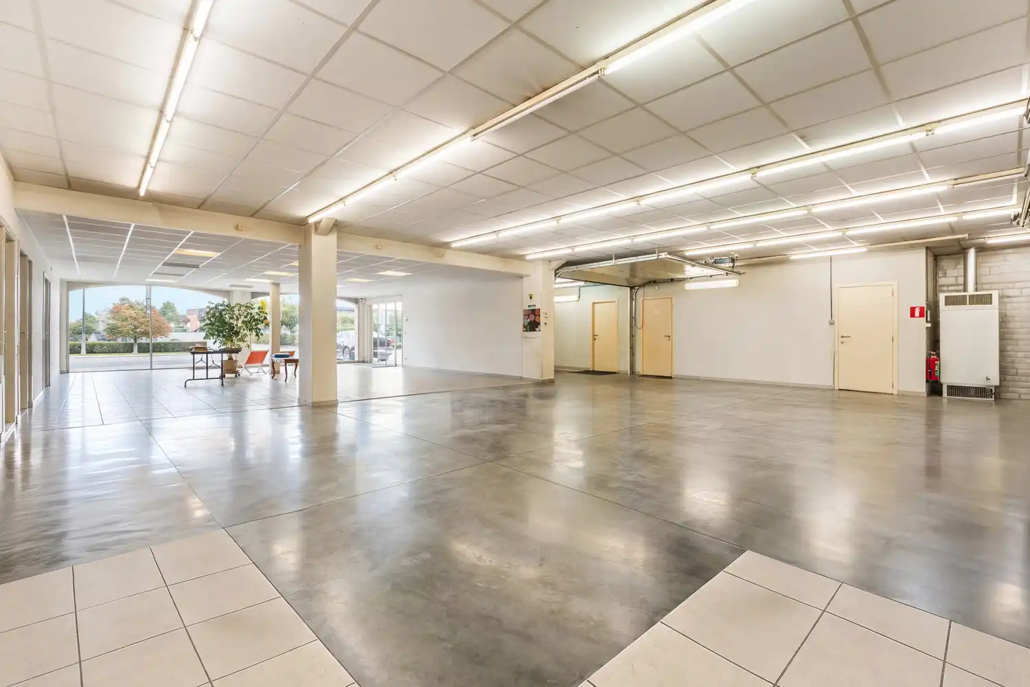 Commercieel pand met ruim appartement op toplocatie in Sint-Katelijne-Waver foto 7