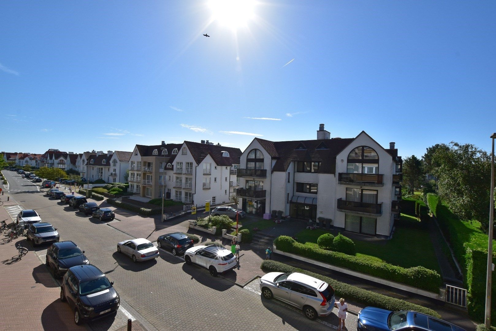 Prachtig gerenoveerd en zonovergoten appartement op de Kustlaan in het Zoute foto 16