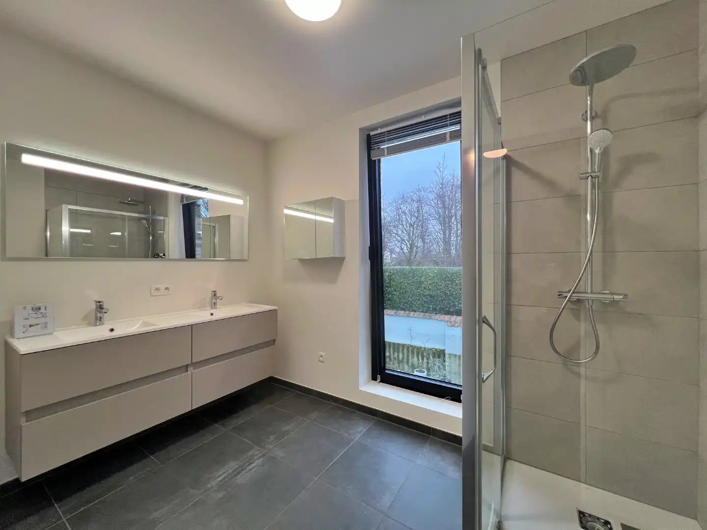 Ruim en energiezuinig 3-slaapkamerappartement in Lovendegem 🌿 foto 11