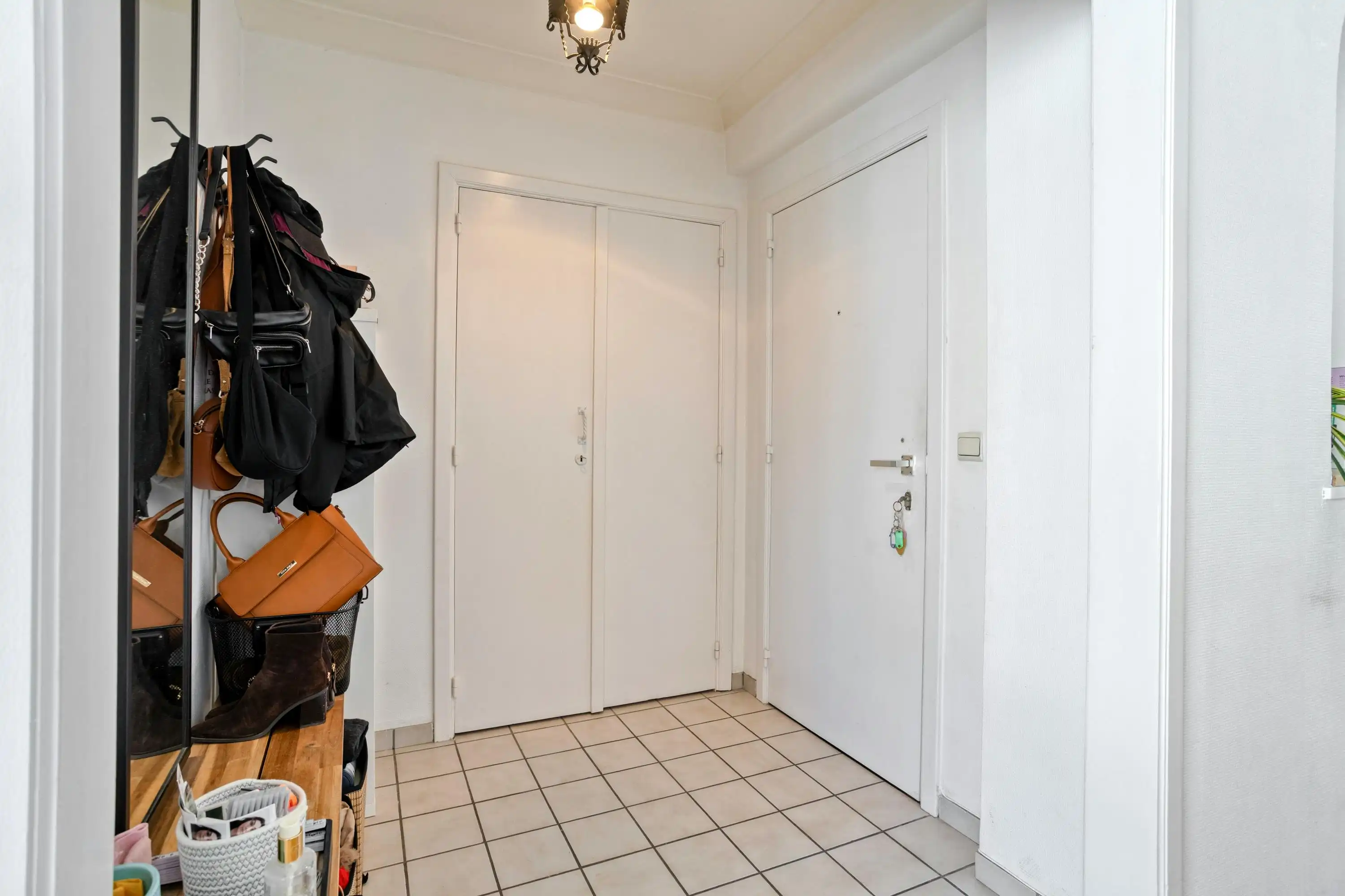 Lichtrijk appartement met 2 slaapkamers te koop in Brugge foto 5