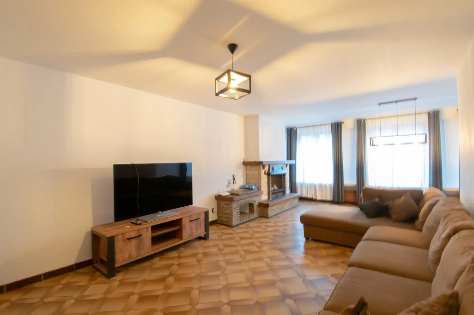 Ruime gezinswoning type bel-etage nabij centrum De Klinge foto 2