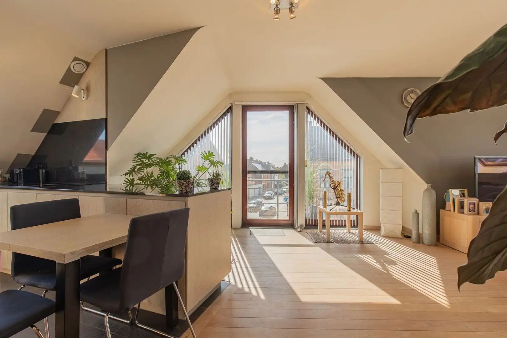 Instapklaar dakappartement met terras en EPC-label A in Beveren foto 13