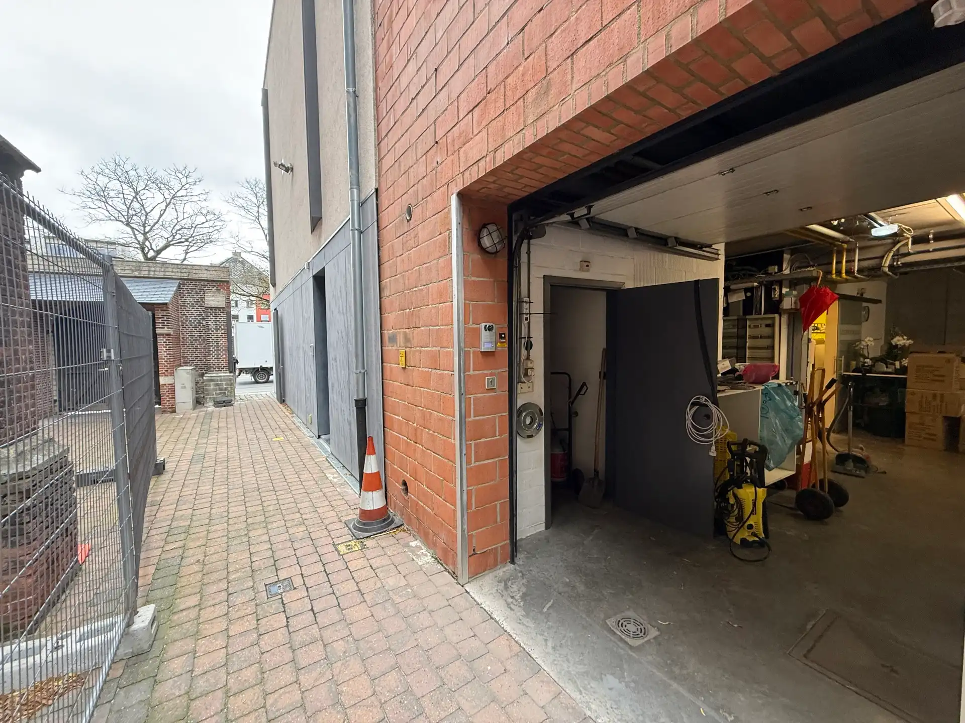 AALST-CENTRUM - Commercieel handelspand met ruim appartement op TOPlocatie. foto 16