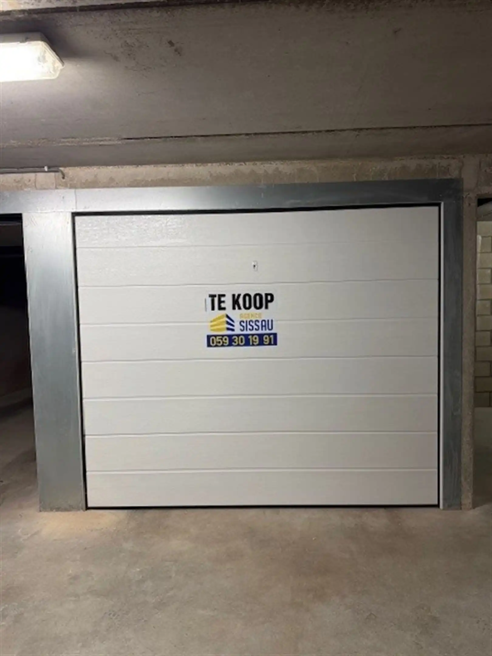 garage box foto {{pictureIndex}}