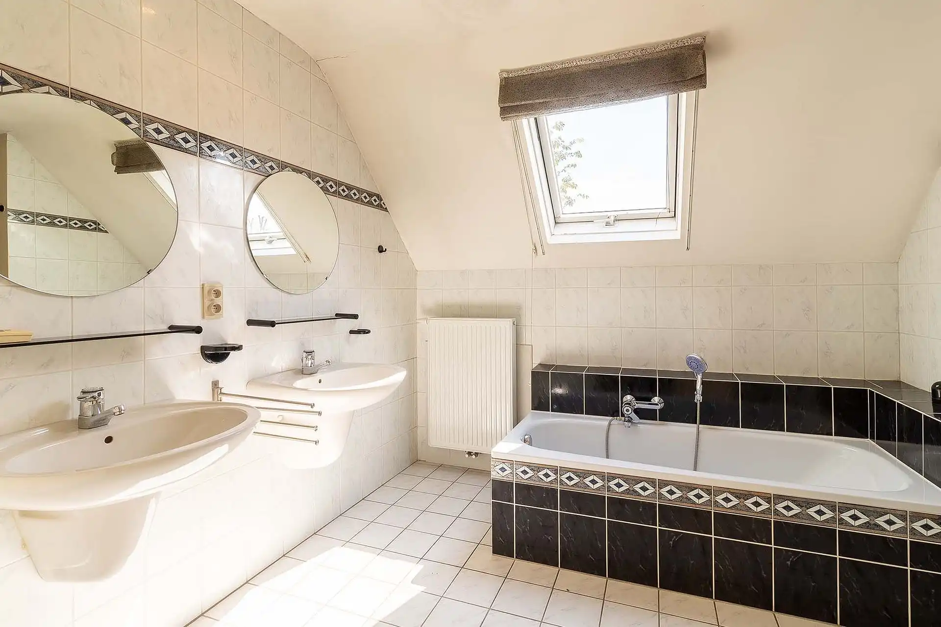 Vrijstaande ruime woning in Hove met 5 slaapkamers foto 16