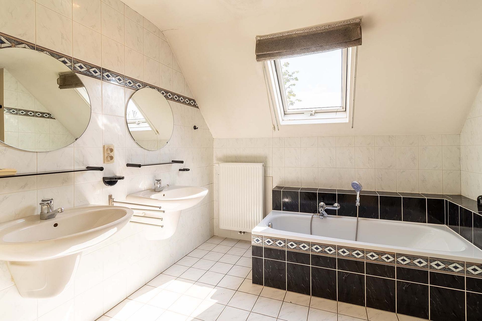 Vrijstaande ruime woning in Hove met 5 slaapkamers foto 16