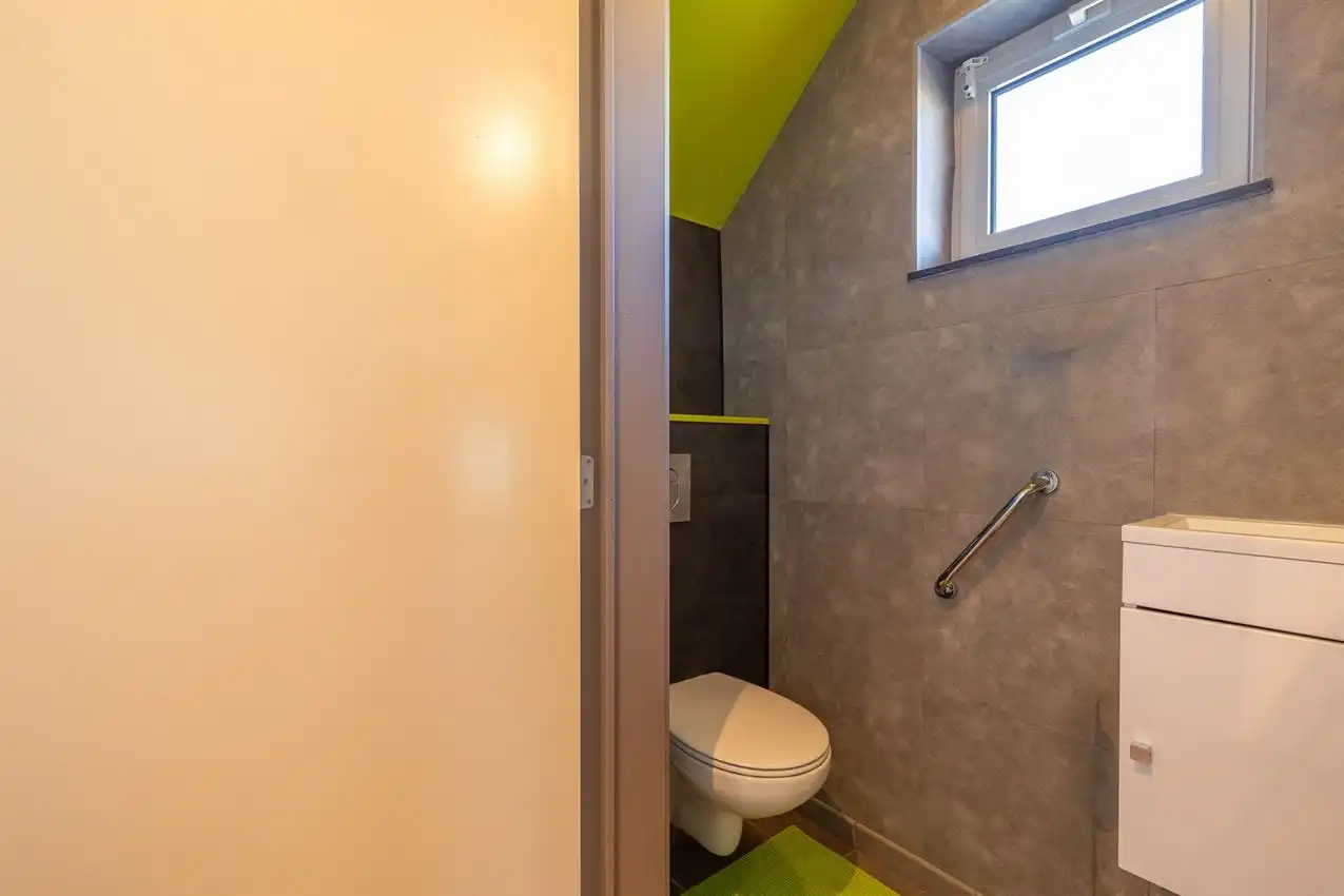 Recente gezinswoning 4 slk in doodlopende straat foto 12