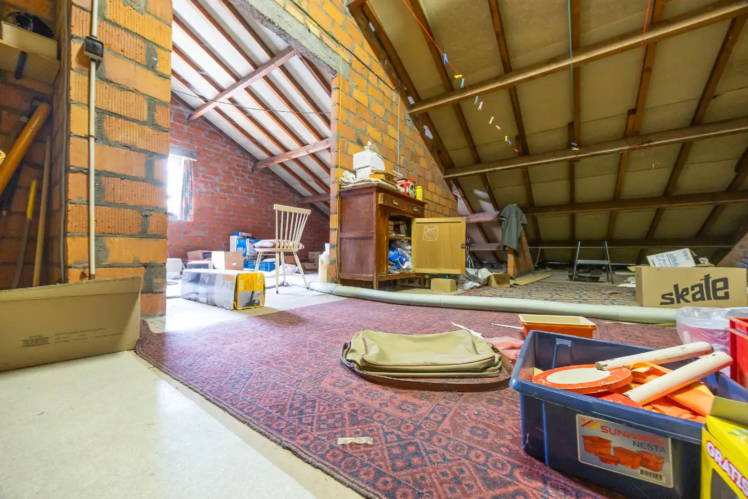 Te renoveren halfopen woning met veel potentieel foto 34