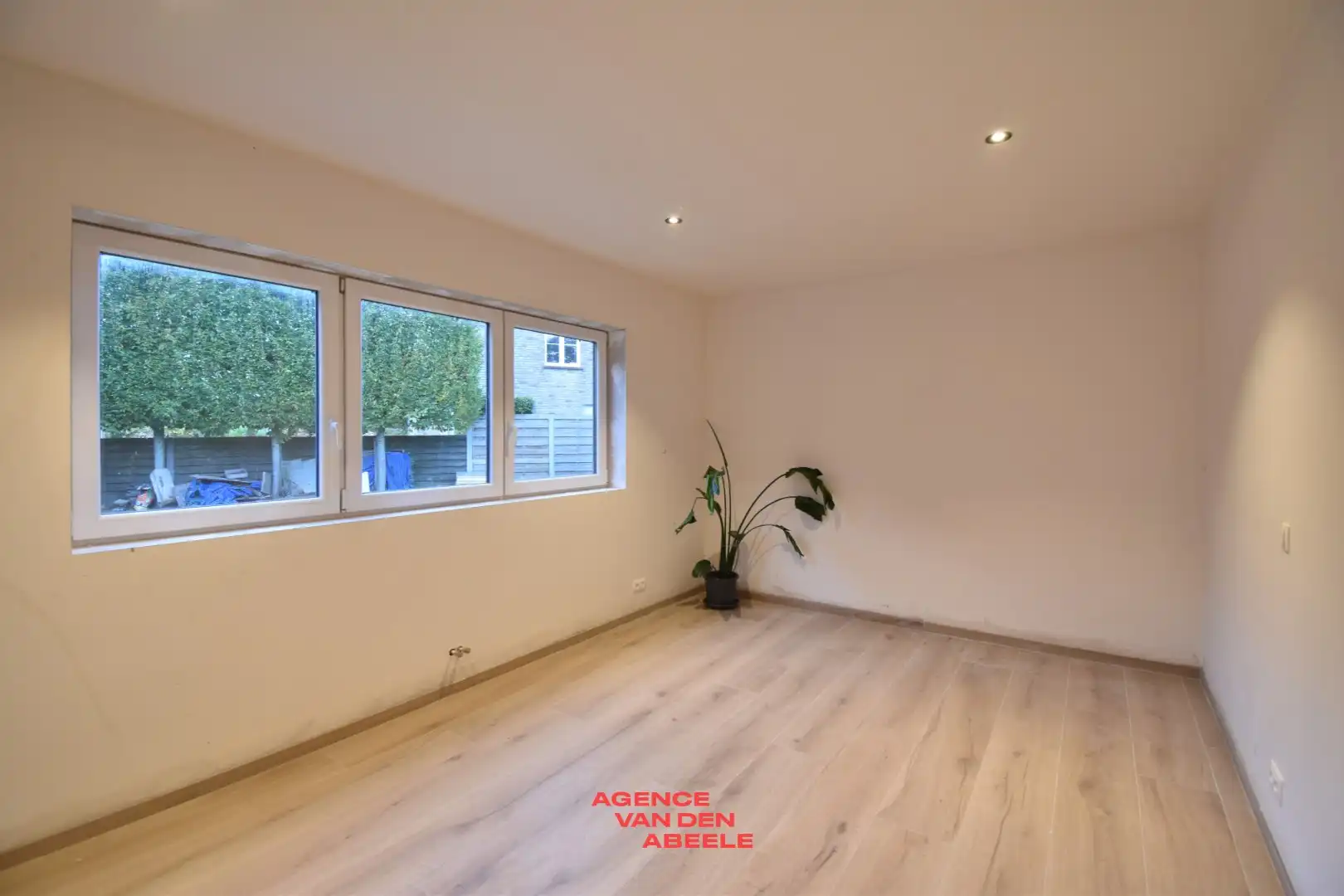 Charmante half-open bebouwing met 4 slaapkamers en tuin foto 14