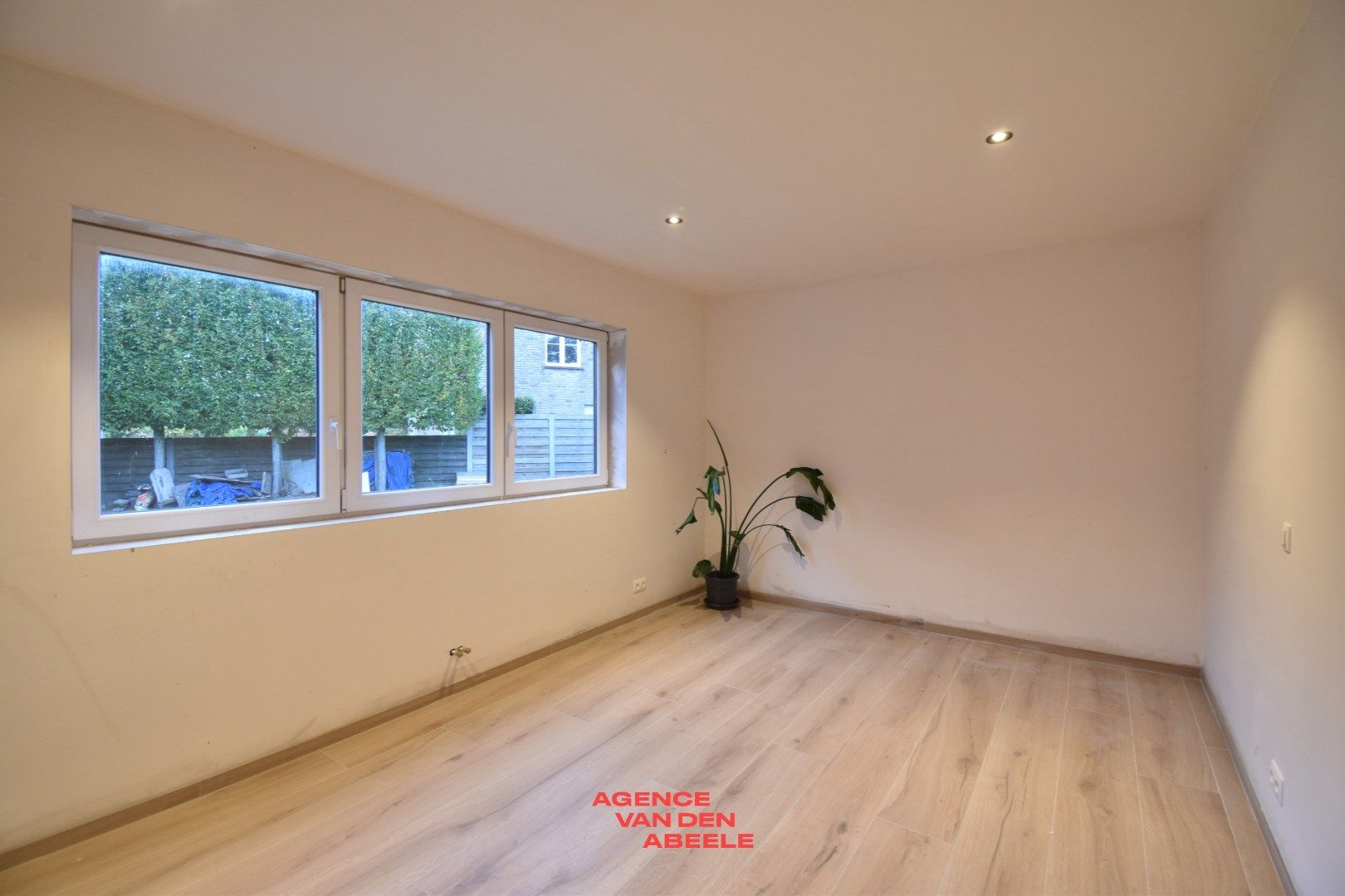 Charmante half-open bebouwing met 4 slaapkamers en tuin foto 14