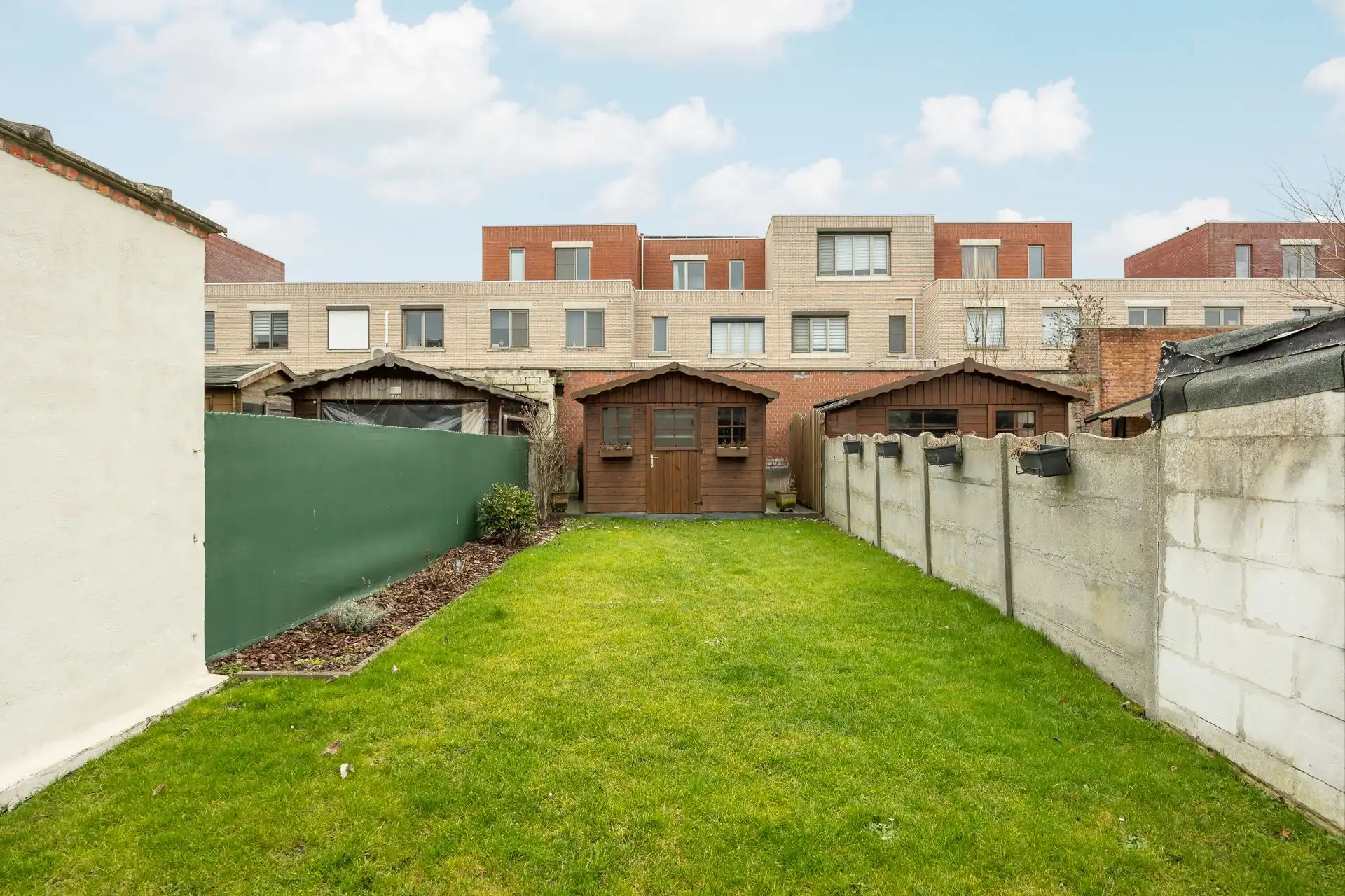 Instapklare gezinswoning in groene omgeving foto 15